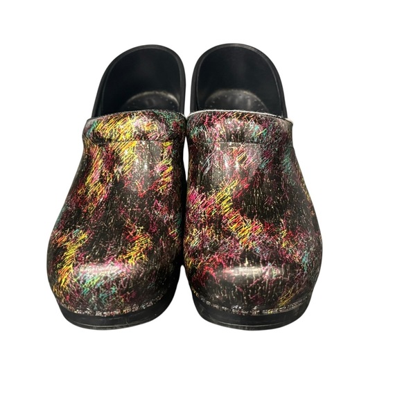 Women’s Dansko Professional Black Multicolor Scribble Patent Leather Clogs: 36 - Picture 11 of 14